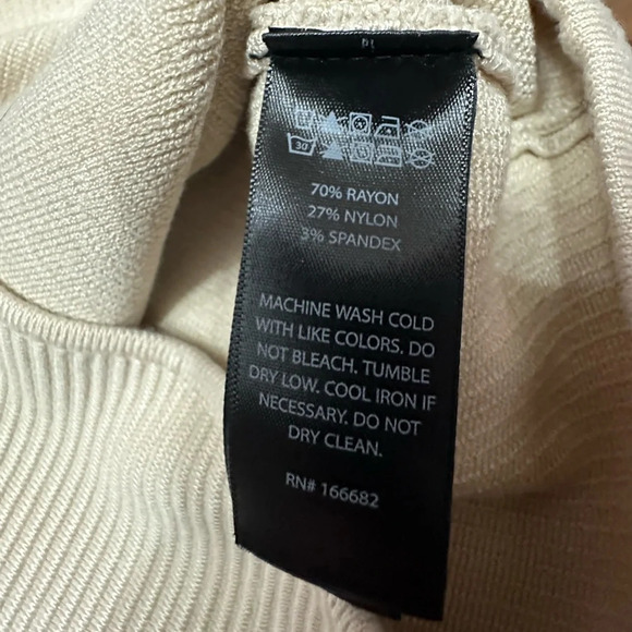 REVOLVE House of Harlow 1960 Sleeveless Sculpt Ribbed Crop Top - Picture 4 of 4